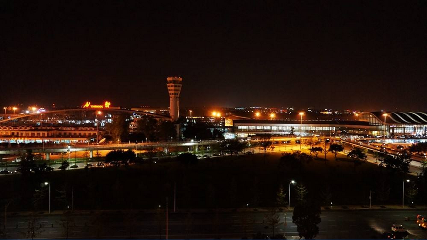 成都机场夜晚图片